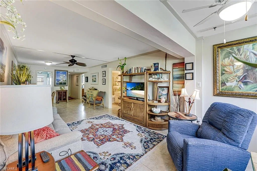 2 bed, 1.5 bath, 1000 sqft, $5,500 — Photo 3