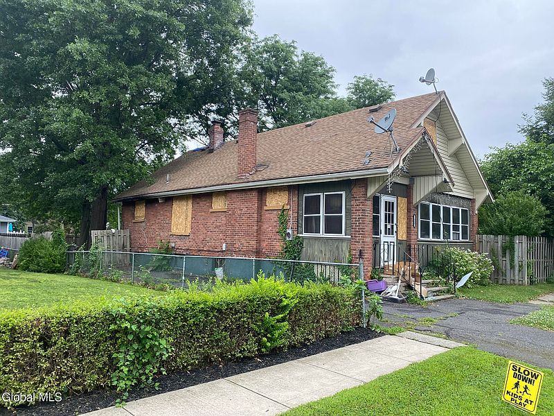 2nd image of 1517 Avenue A