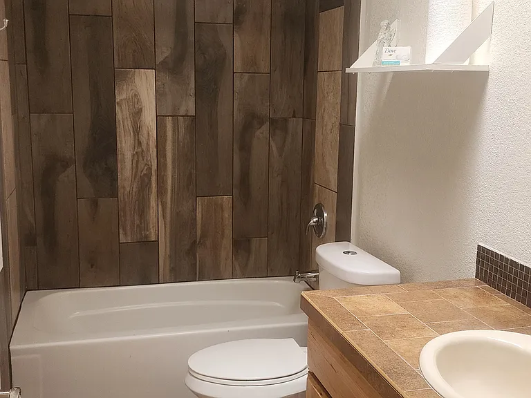 1285 N Bryant Ave — Photo 11