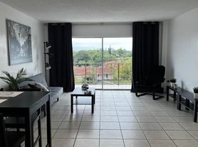 4164 Inverrary Dr