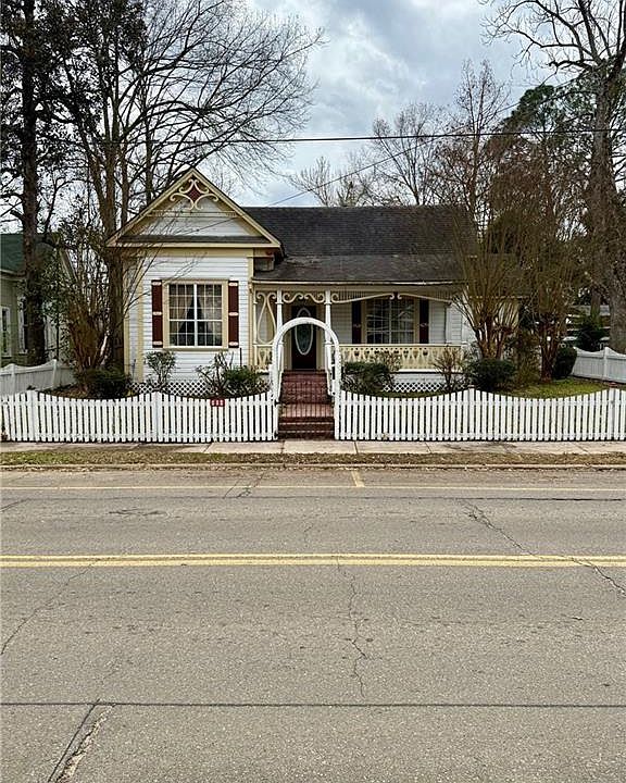 1st image of 804 E Main St