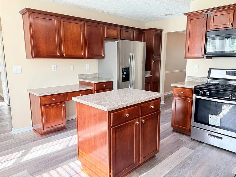 1210 Skylar Ridge Cir — Photo 13