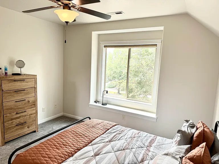 982 E Winding Creek Dr — Photo 16