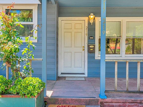 3rd image of 217 - 219 W End Avenue