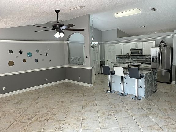 3rd image of 1992 SW McAllister Ln
