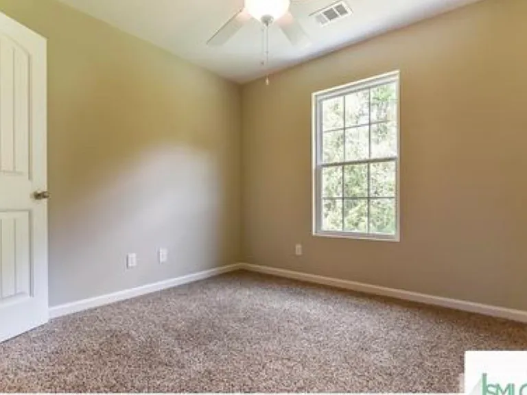 100 Walker Ct — Photo 9