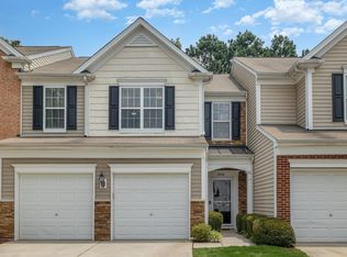 8206 Pilots View Dr, Raleigh, NC 27617