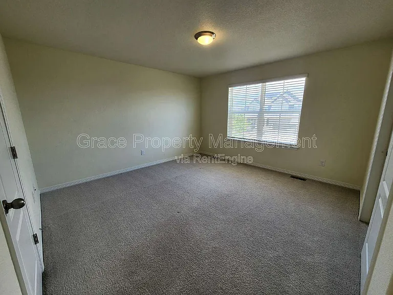 808 Byrd Dr — Photo 16