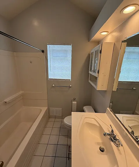 35633 Seville St — Photo 7