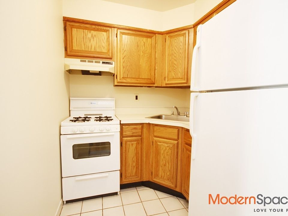 2nd image of 3244 31st St APT 2G