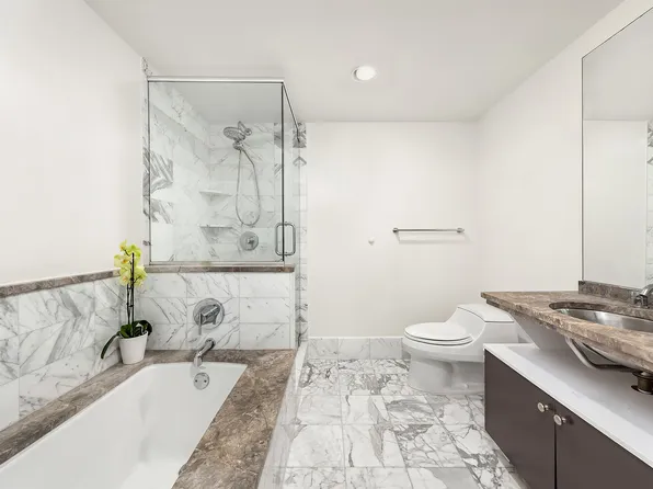 446 Kent Avenue image 6 of 9