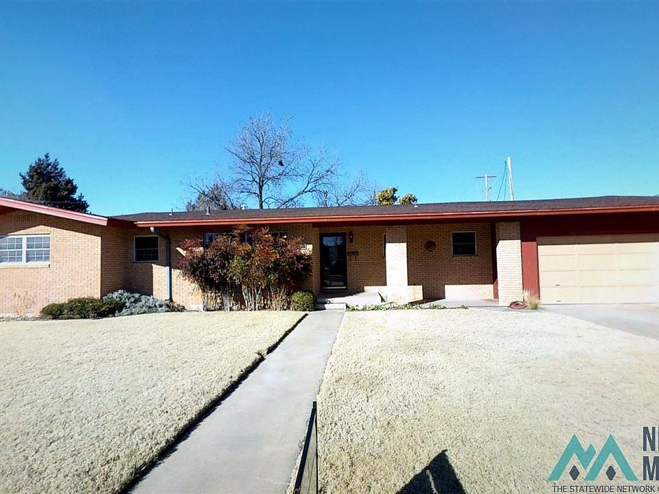 1st image of 819 N Pinon Dr