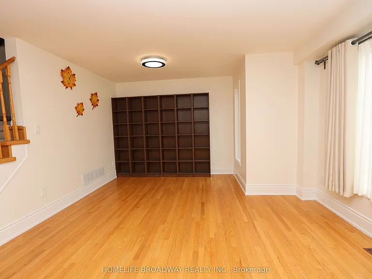 775 Bur Oak Ave — Photo 5