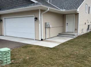 335 21st Ave SW #335, Cambridge, MN 55008