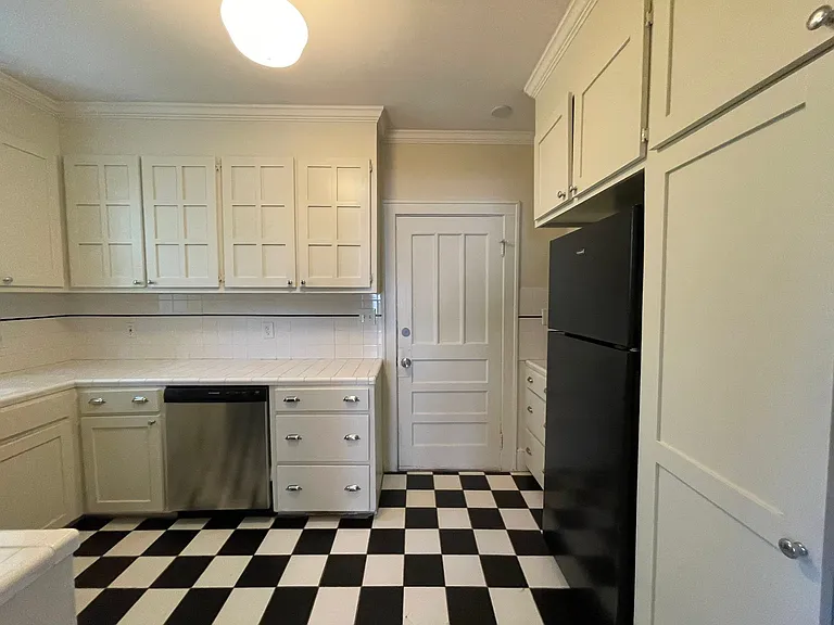3303 Abingdon Rd — Photo 31