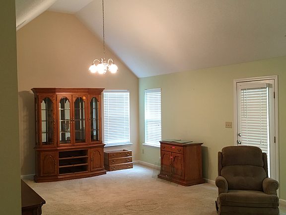 5th image of 128 Brookfair Ln