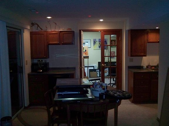 Office / 5 - Kitchenette