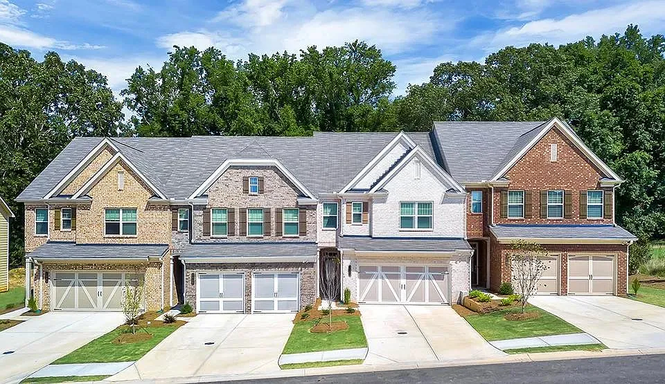 1221 Foxcroft Ln