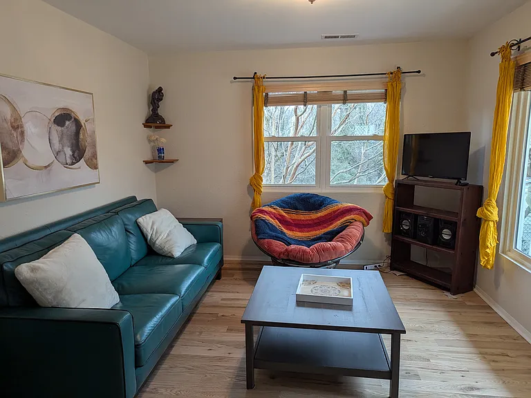 78 Indiana Ave — Photo 1