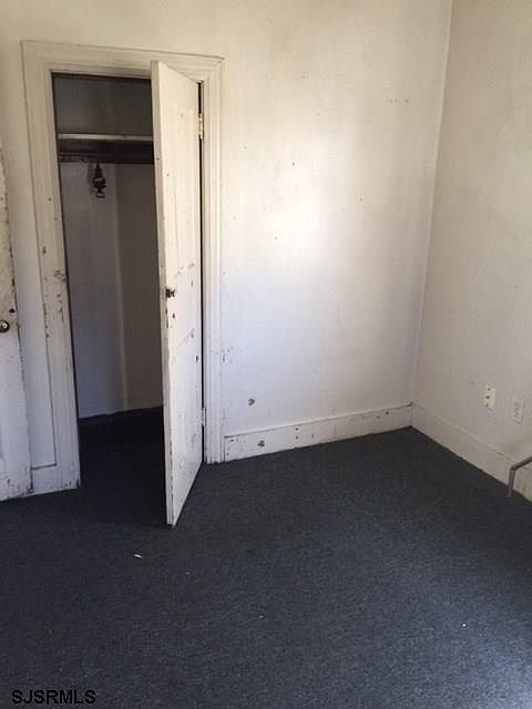 2nd image of 709 N Michigan Ave