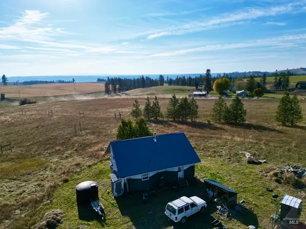 216 Woodland Cedar St, Kamiah, ID 83536