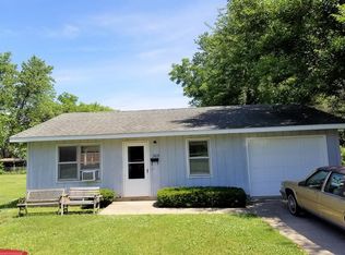 305 W 14th St, Georgetown, IL 61846