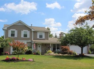 98 Chimney Sweep Ln, Rochester, NY 14612