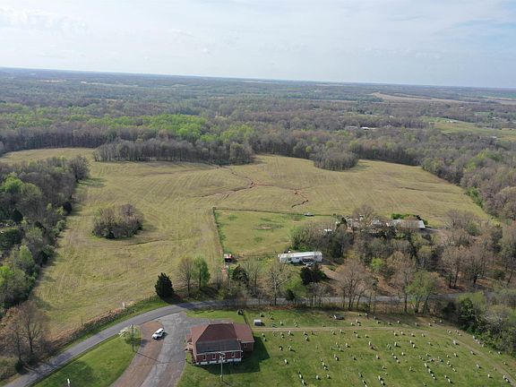 2nd image of 425 Dublin Hill Rd