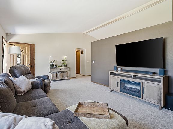 3rd image of 2025 W Harvest Dr