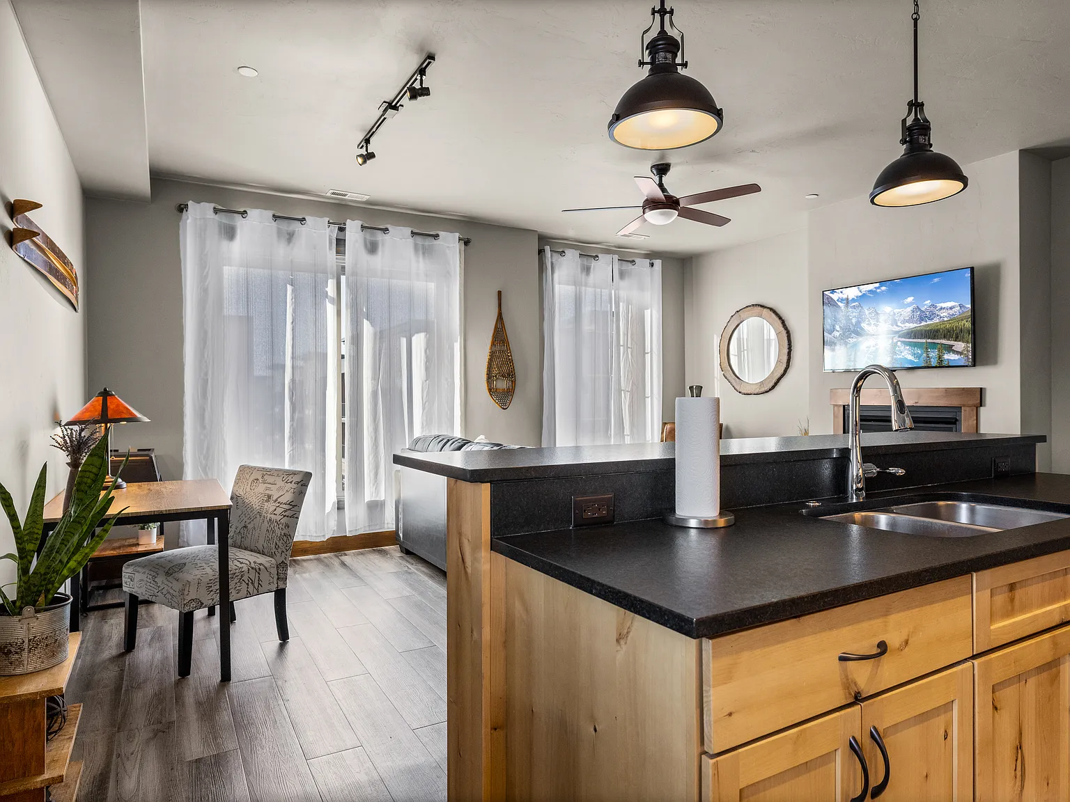 2 bed, 1241 sqft, $2,400 — Photo 3