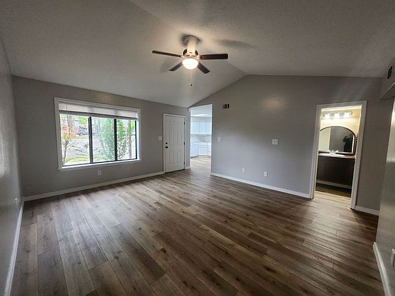 3rd image of 2750 W D St APT 3