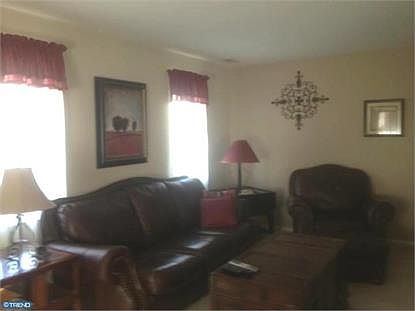 3rd image of 305 Stonehouse Ln