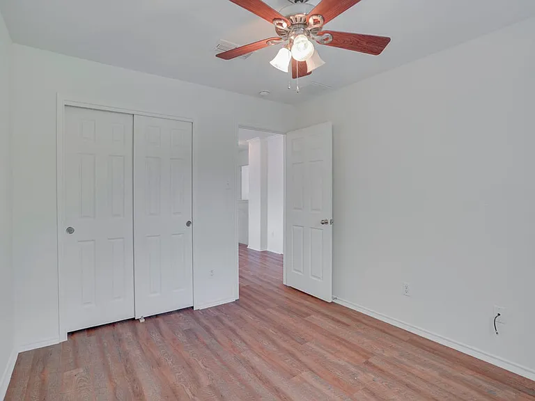 1609 Waxberry Ln — Photo 15