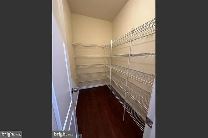 4 bed, 5.0 bath, 2800 sqft, $3,800 — Photo 4