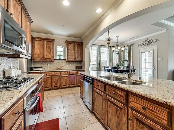 5th image of 1209 Burnett Dr