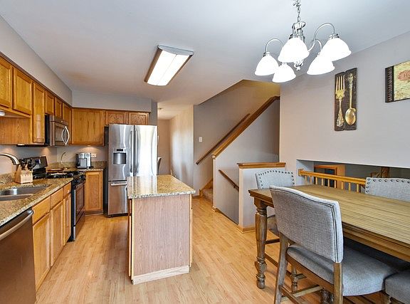 5th image of 795 Churchill Dr