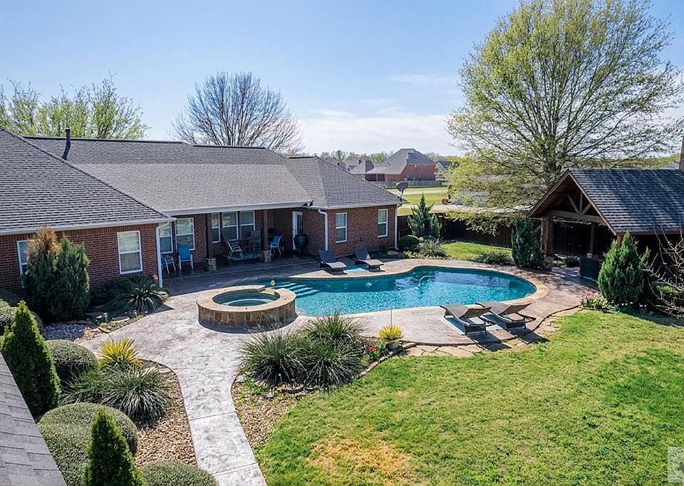 1st image of 5102 Rochelle Ln