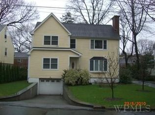 66 Shadow Ln, New Rochelle, NY 10801