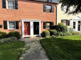 11124 Rock Garden Dr, Fairfax, VA 22030