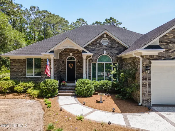 1014 Captain Adkins Drive SE, Southport, NC 28461