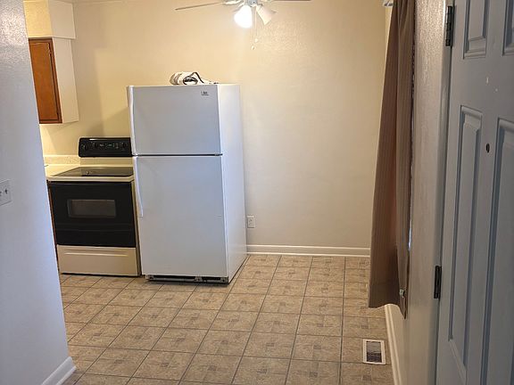 4th image of 1747 Tuttle Ave #B