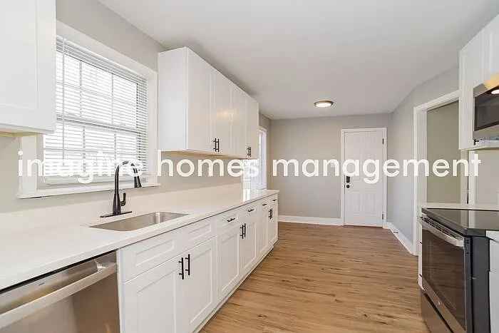7606 Ward Pkwy — Photo 6