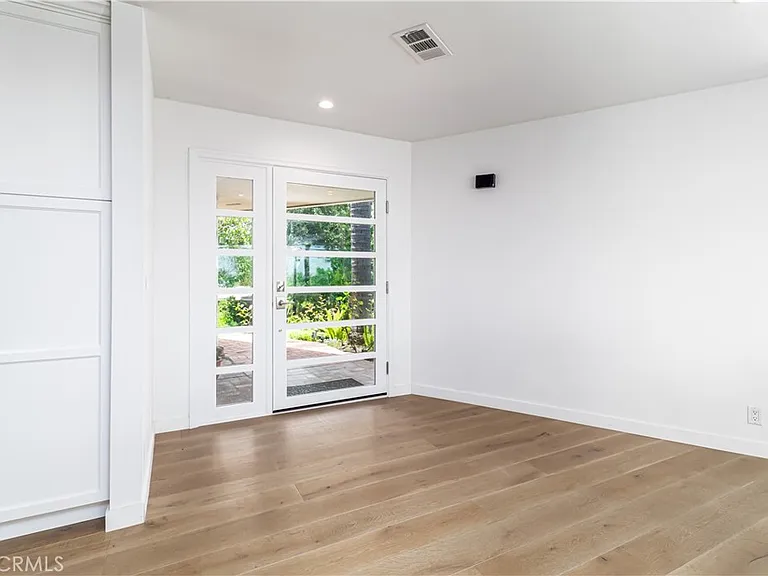 3546 Berry Dr — Photo 4