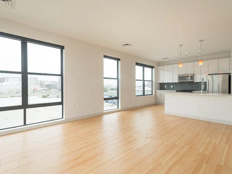 West Square Apartments — Photo 254