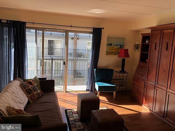 5th image of 312 Severn Ave APT E307