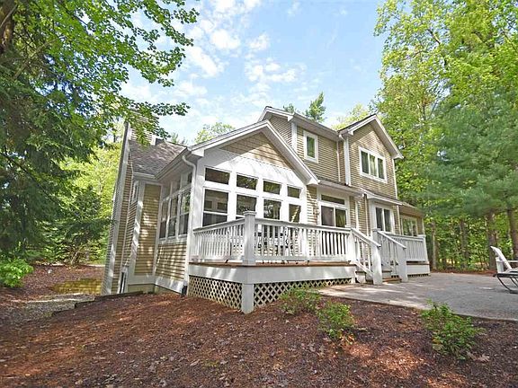 5th image of 15 Deer Park Dr