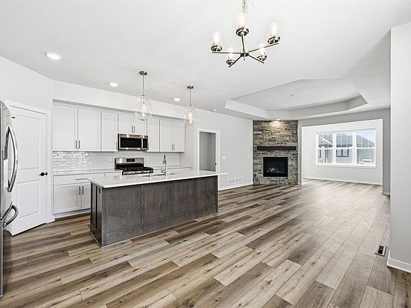 4th image of 1455 Sandhill Lane #2402