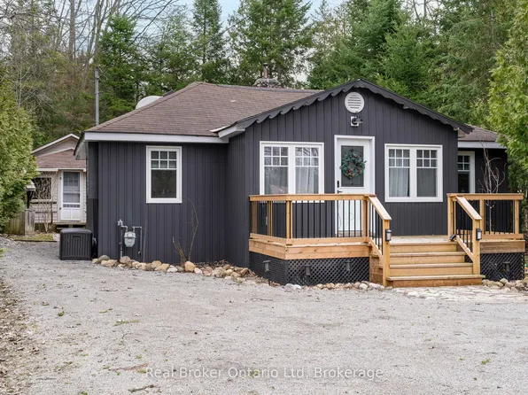 1071 Lawson Rd, Tiny, ON L0L 1P1