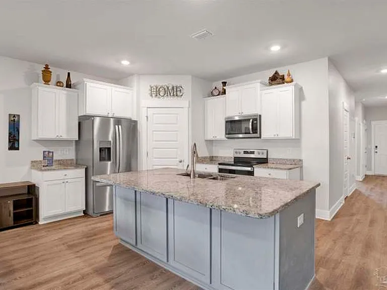 5737 Danbury Blvd — Photo 4