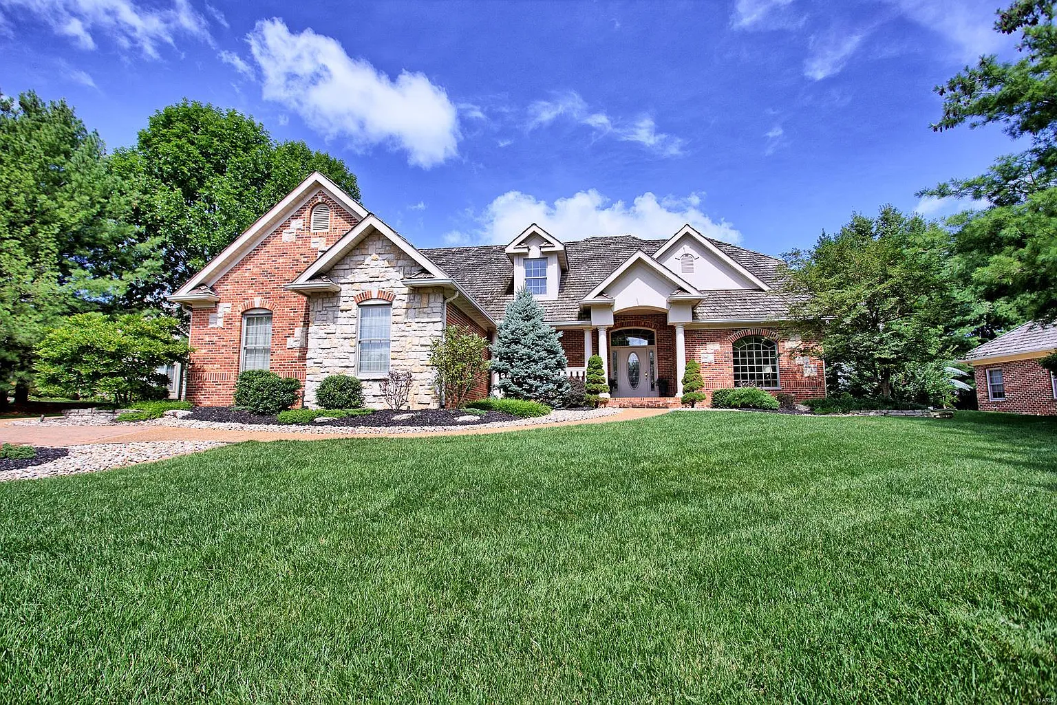 1207 S Oxfordshire Ln photo 1